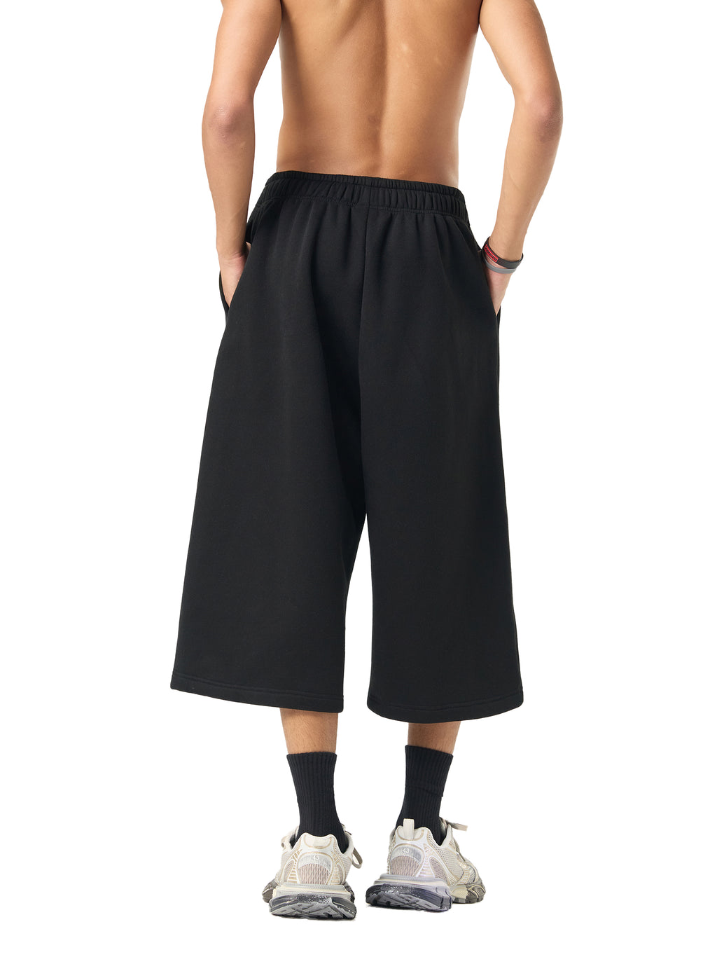 CB on Relaxed Drawstring Three-quarter Sweatpants